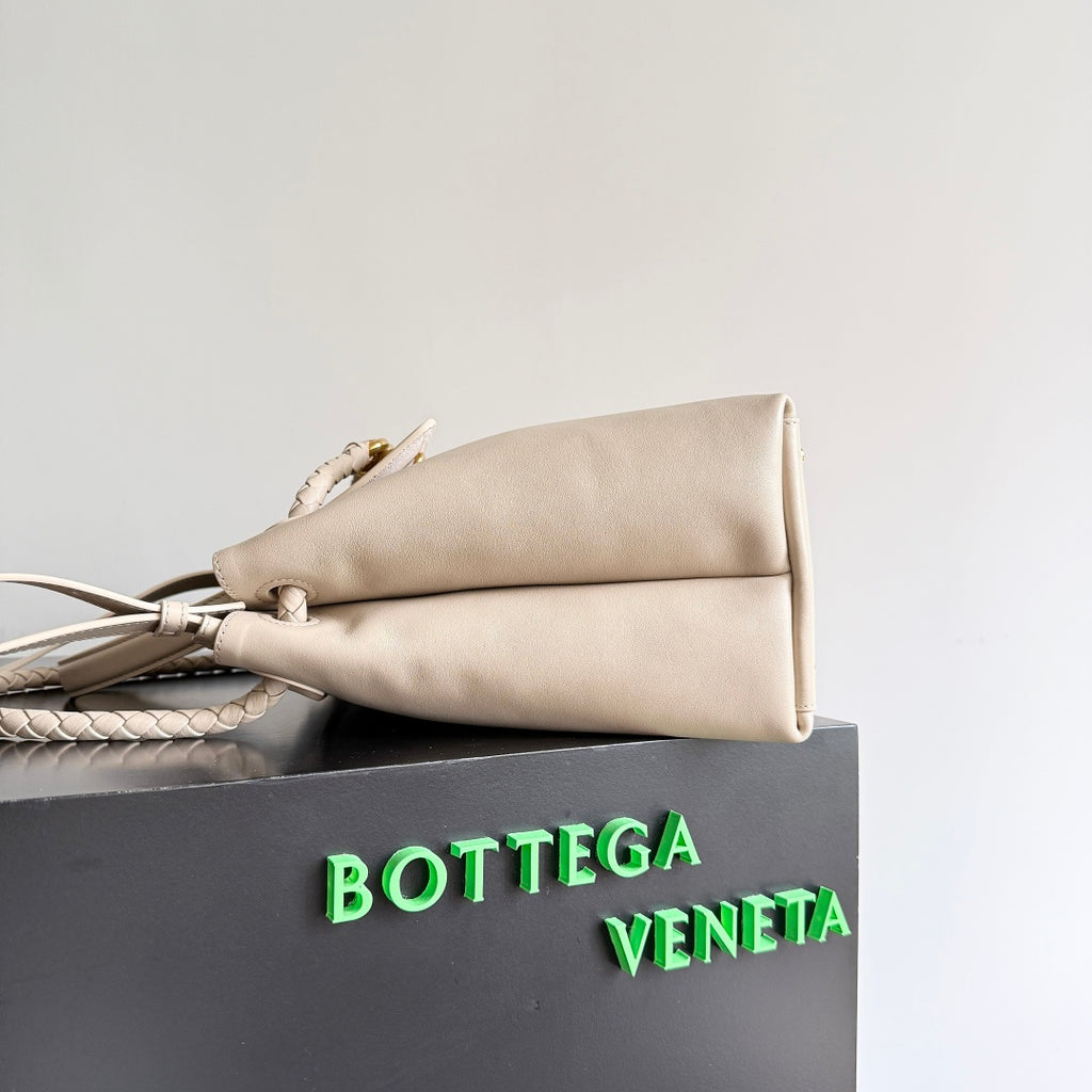 Bottega Veneta 817231 Silver Designer Handbag Edition 2 - detail image 3