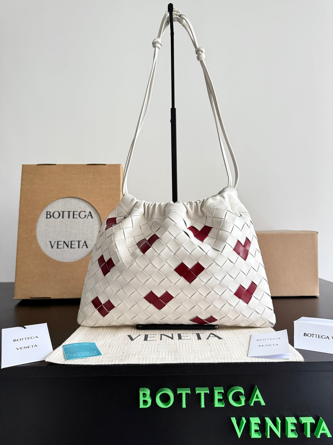 Bottega Veneta White Designer Handbag Edition 24