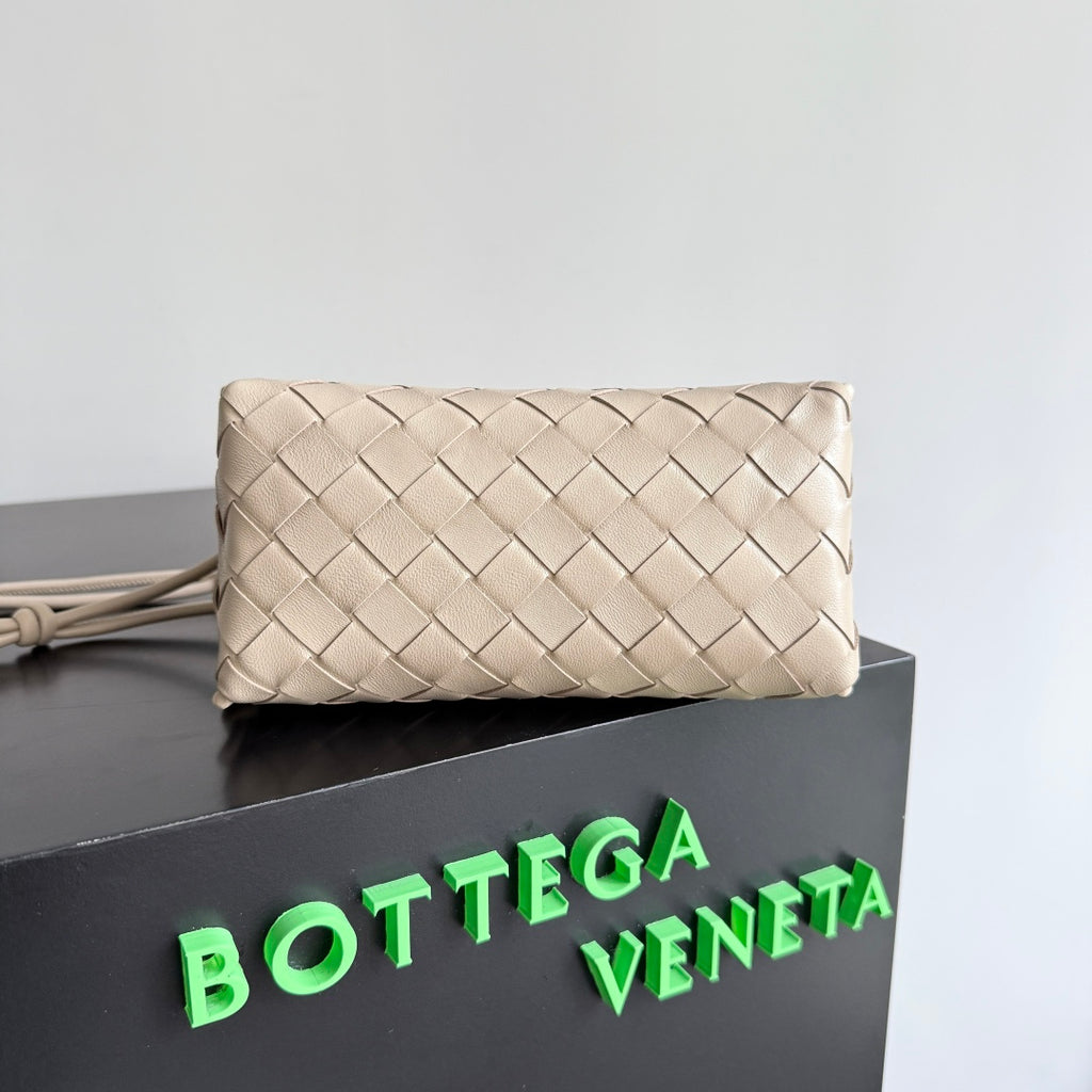 Bottega Veneta 794258 Silver Pouch Bag Edition 4 - detail image 3