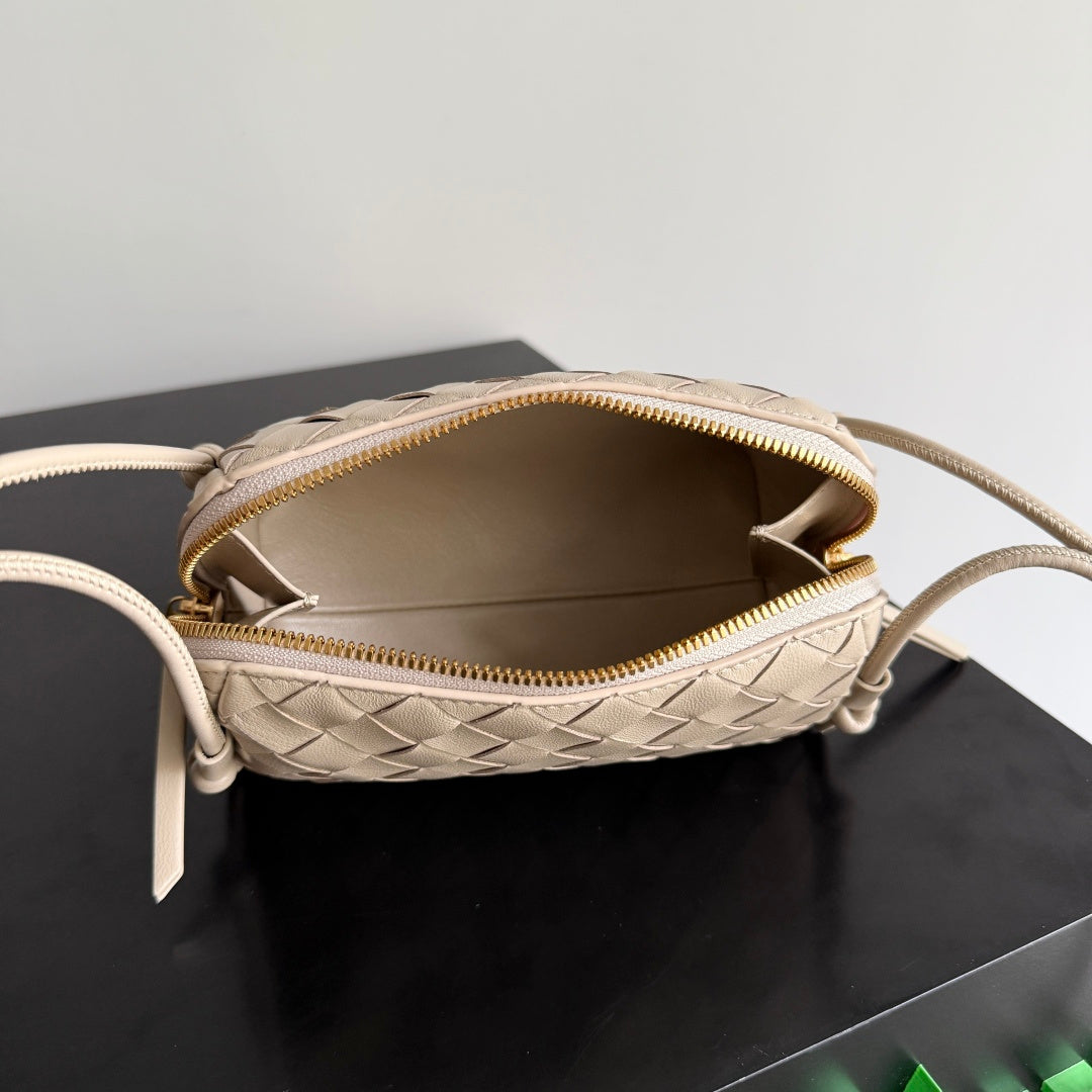 Bottega Veneta 794258 Silver Pouch Bag Edition 4 - detail image 9