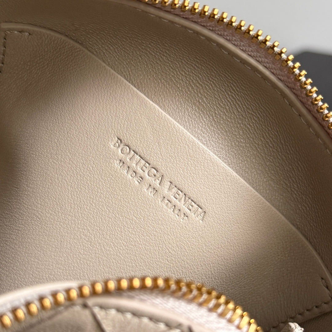 Bottega Veneta 794258 Silver Pouch Bag Edition 4 - detail image 7