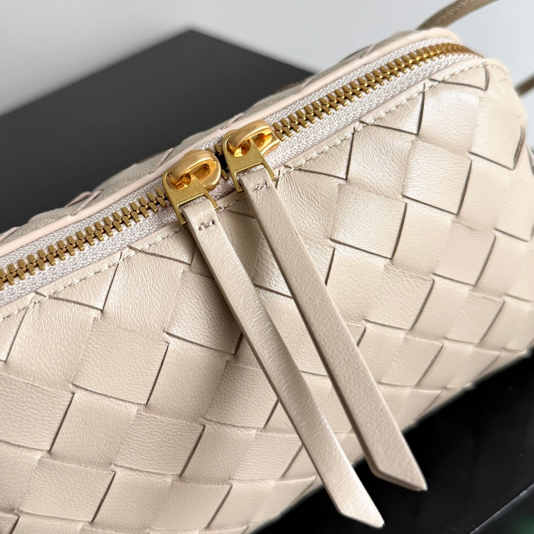 Bottega Veneta 794258 Silver Pouch Bag Edition 4 - detail image 4