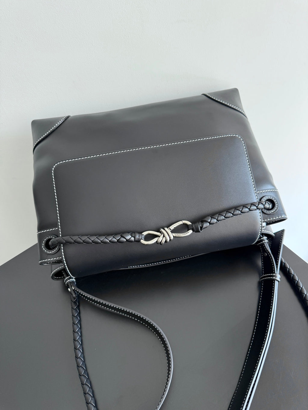 Bottega Veneta 807715 Black Designer Handbag - detail image 5