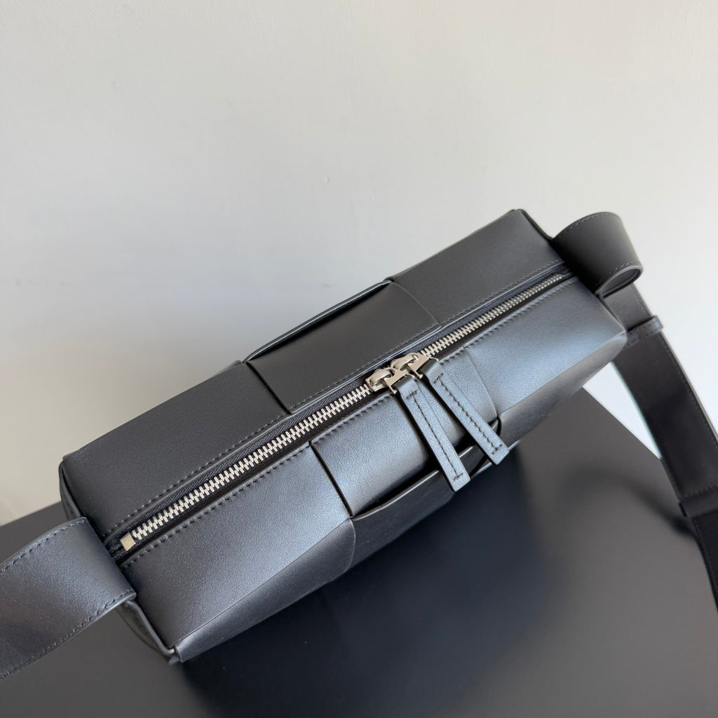 Bottega Veneta 731165 Black Designer Handbag - detail image 5