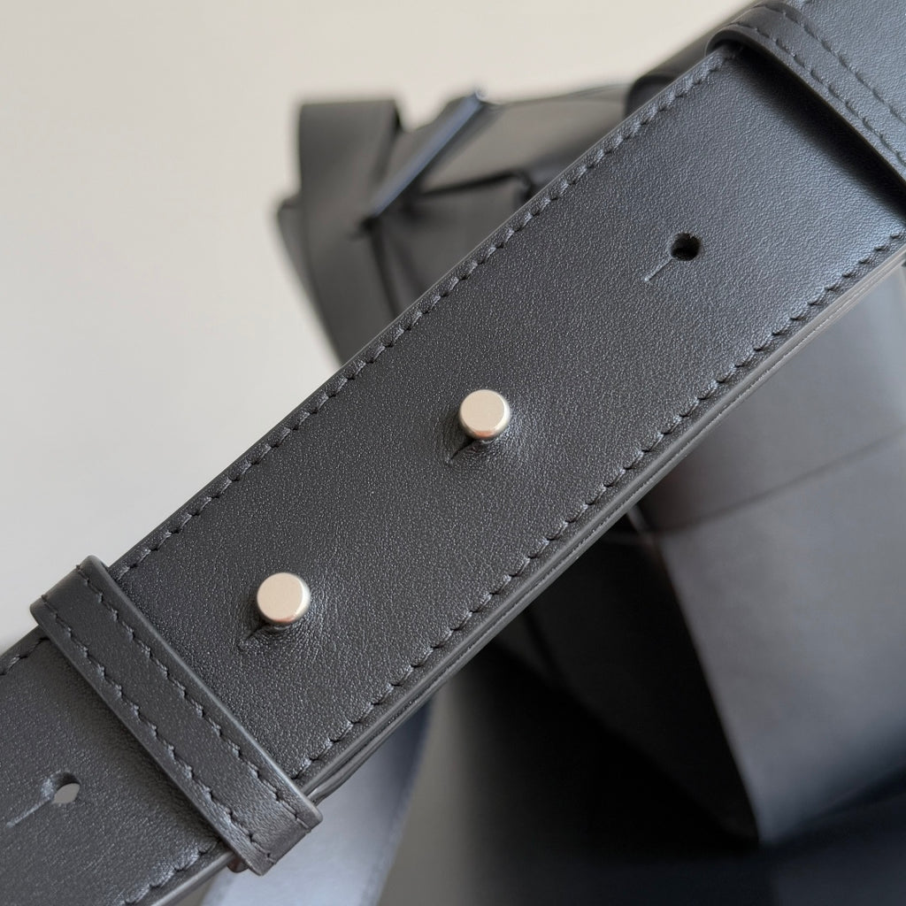 Bottega Veneta 731165 Black Designer Handbag - detail image 4