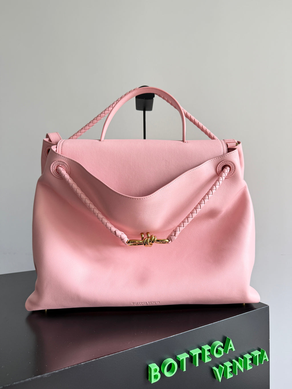 Bottega Veneta Red Designer Handbag Edition 31