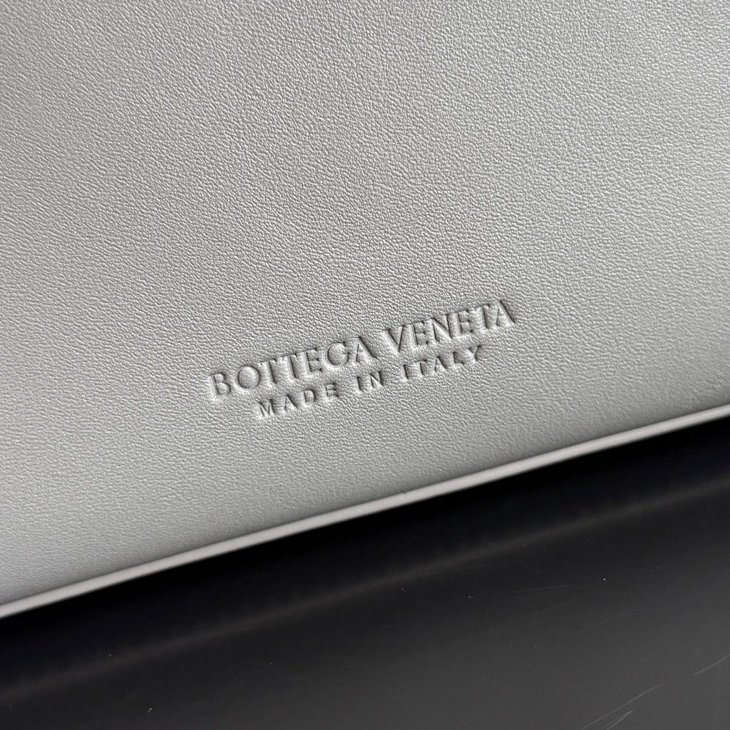 Bottega Veneta 810213 Black Hobo Bag - detail image 6