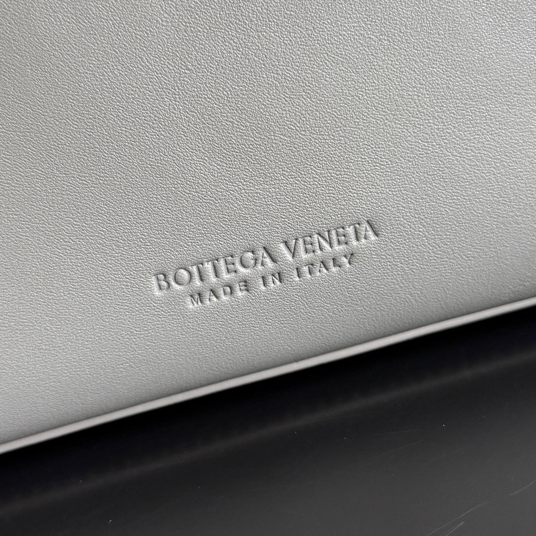 Bottega Veneta 810213 Black Hobo Bag - detail image 6