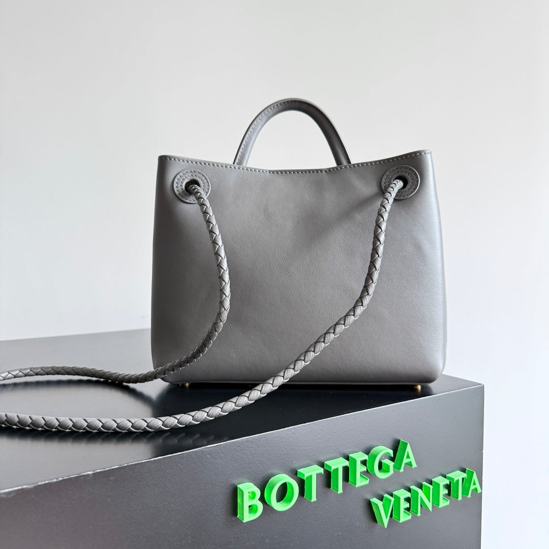 Bottega Veneta 810213 Black Hobo Bag - detail image 3