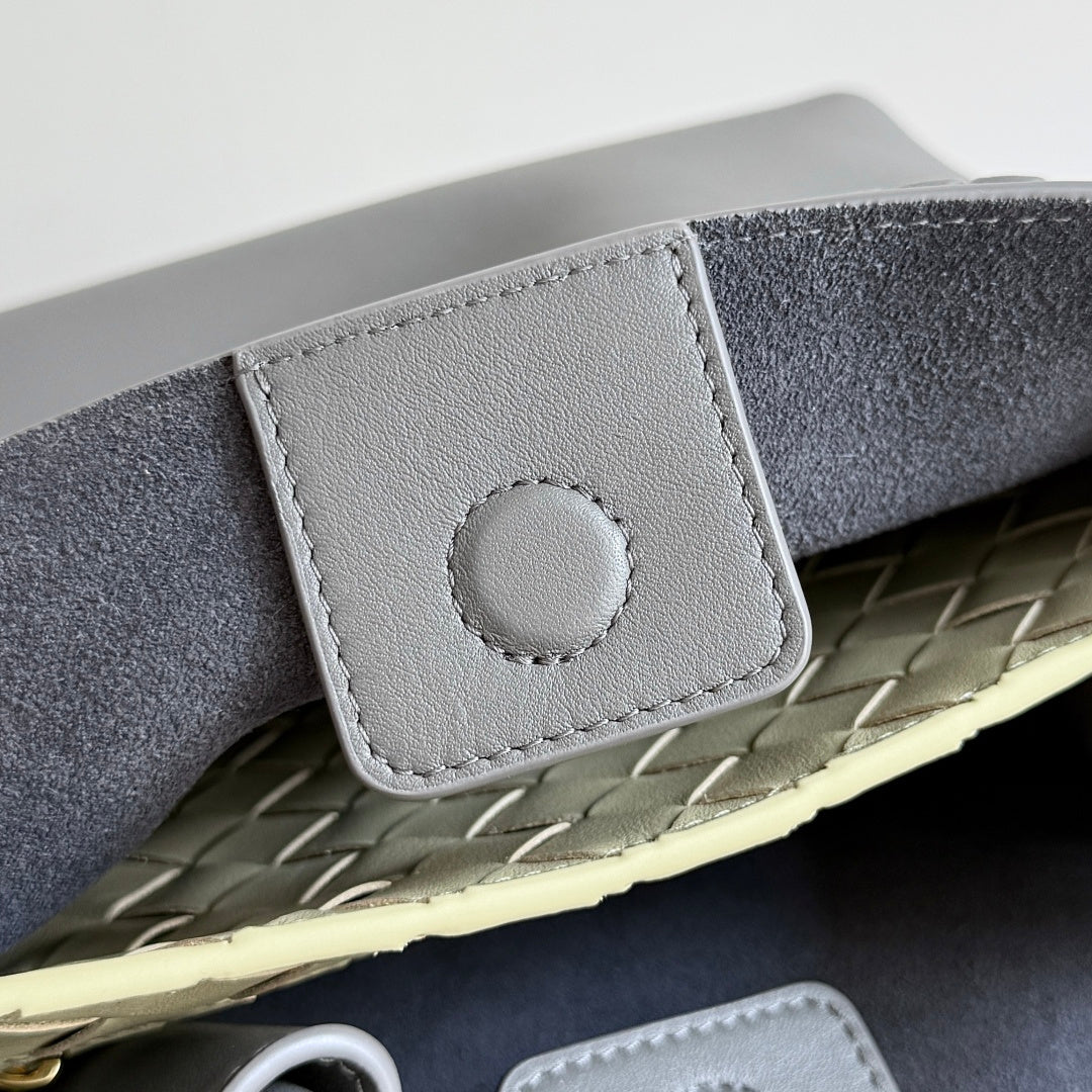 Bottega Veneta 810213 Black Hobo Bag - detail image 7
