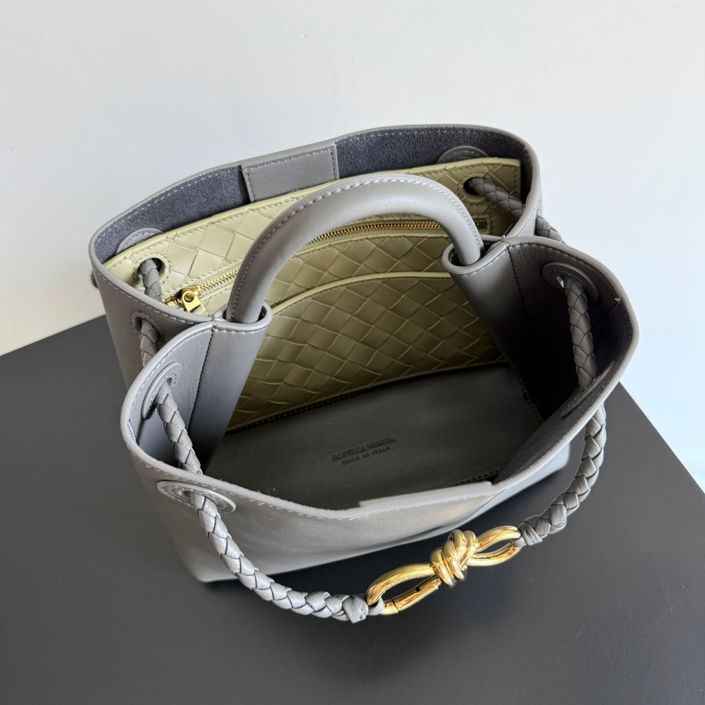 Bottega Veneta 810213 Black Hobo Bag - detail image 9