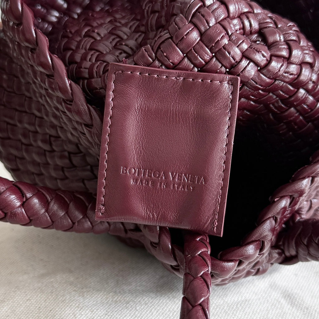 Bottega Veneta 776755 Black & Red Designer Handbag - detail image 4