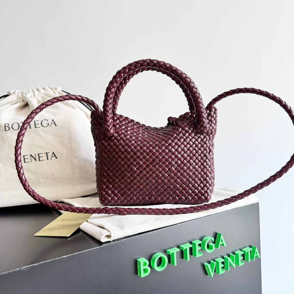 Bottega Veneta 776755 Black & Red Designer Handbag - detail image 3