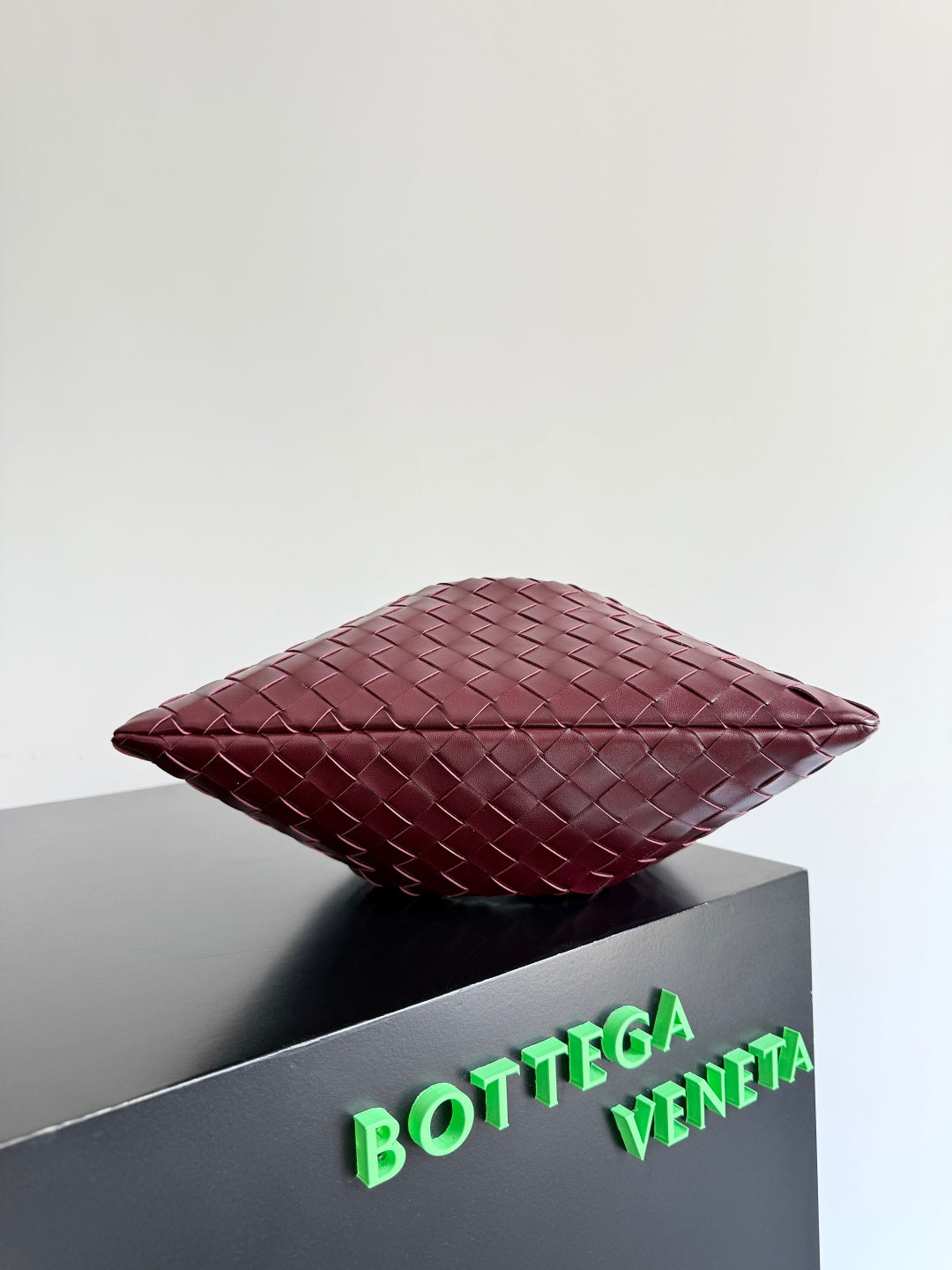 Bottega Veneta 796728 Black & Red Hobo Bag Edition 2 - detail image 3