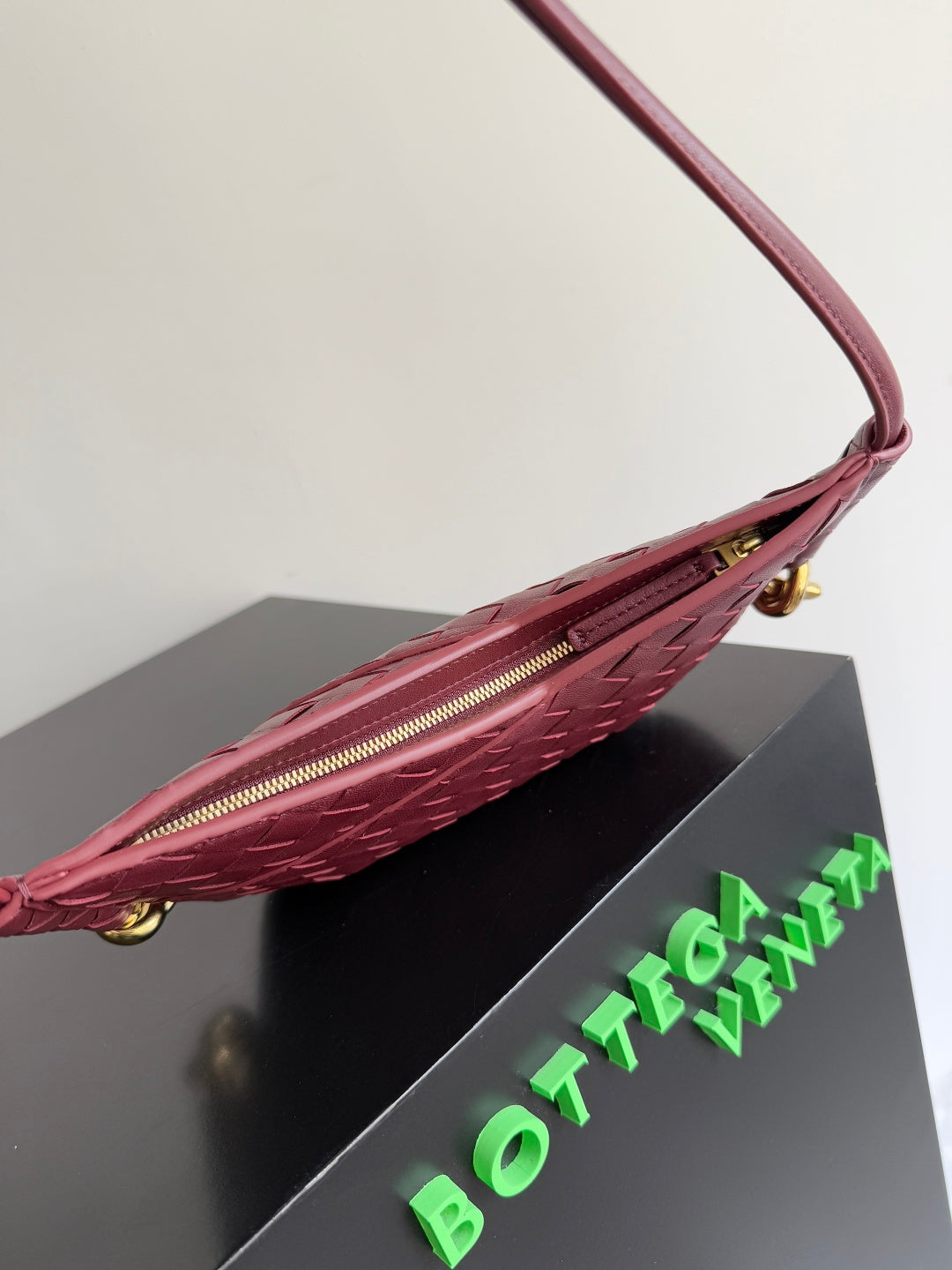 Bottega Veneta 796378 Red Hobo Bag - detail image 5