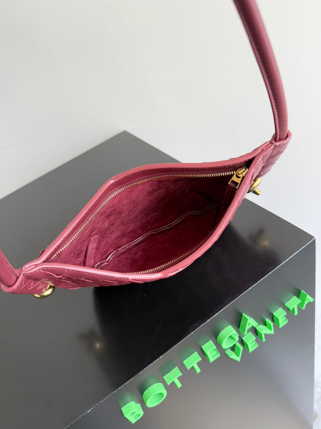 Bottega Veneta 796378 Red Hobo Bag - detail image 9