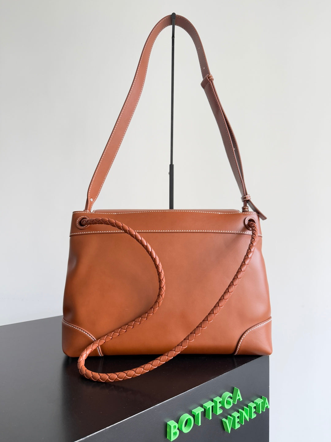 Bottega Veneta 807715 Red & Orange Designer Handbag - detail image 2
