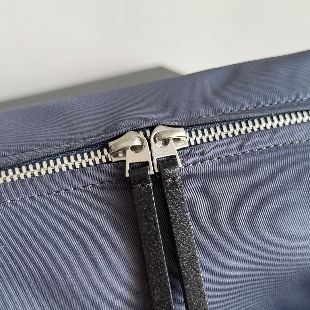 Bottega Veneta 806369 Black Designer Handbag Edition 2 - detail image 4