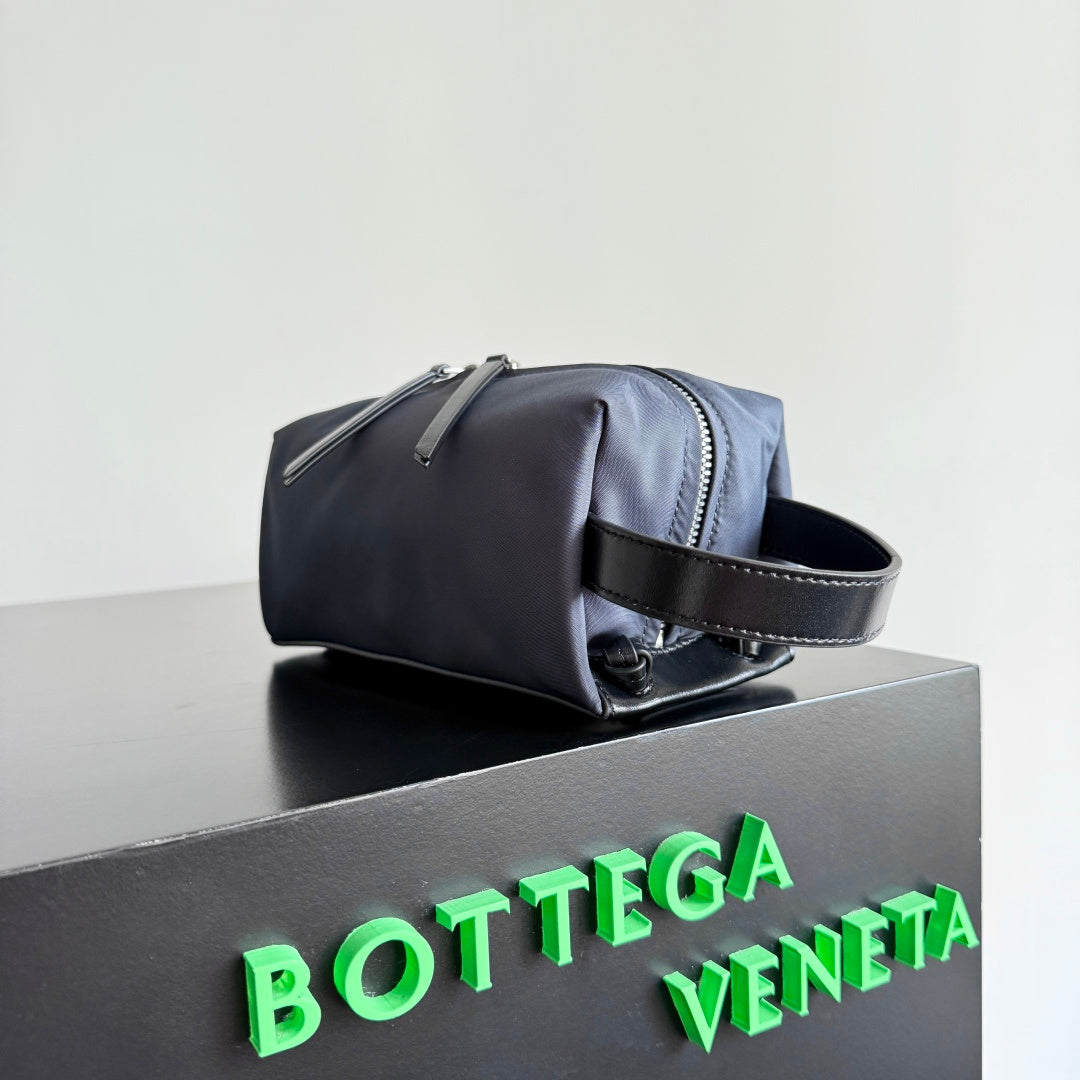 Bottega Veneta 806369 Black Designer Handbag Edition 2 - detail image 8