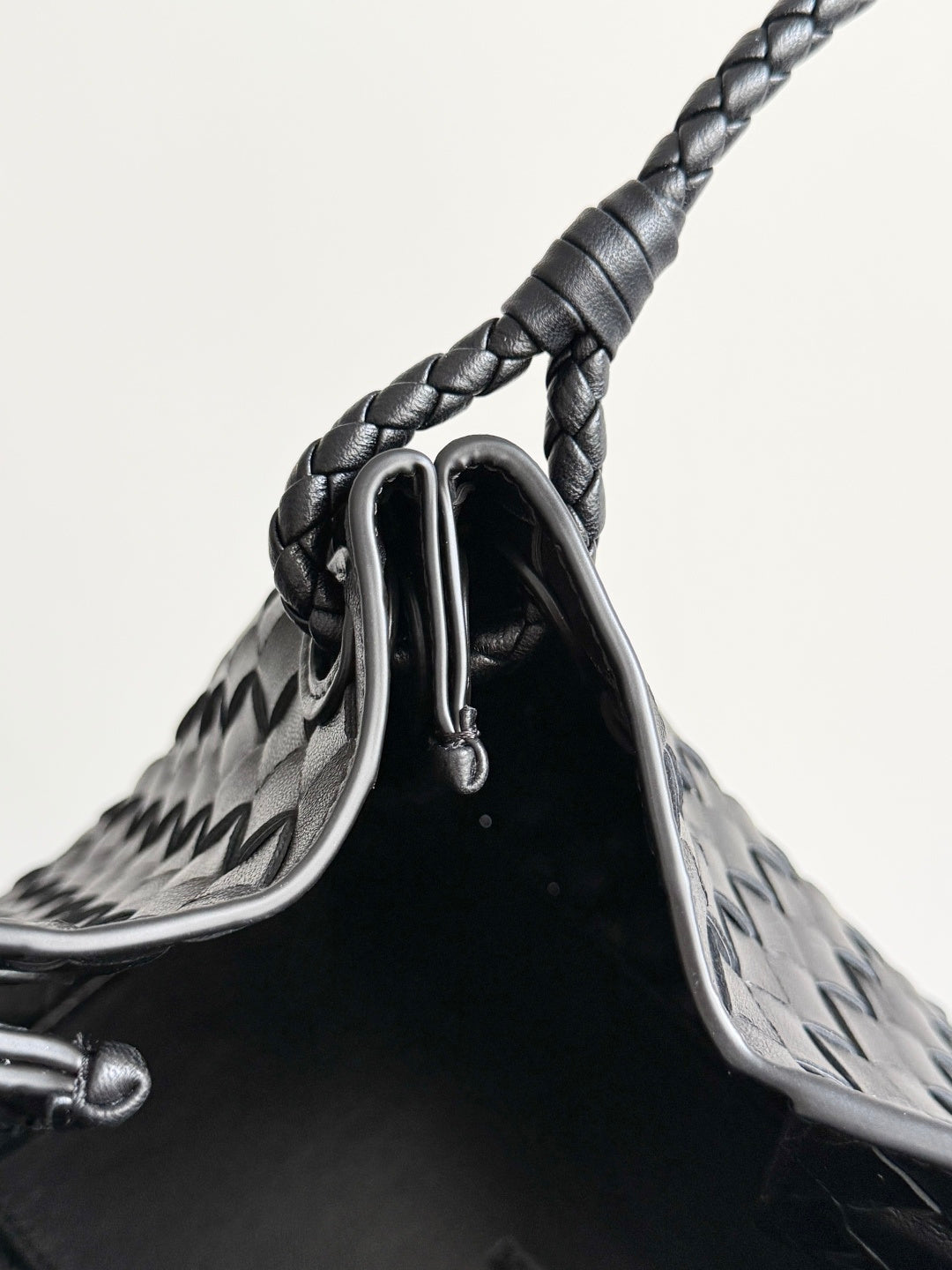 Bottega Veneta 835921 Black Designer Handbag Edition 6 - detail image 6