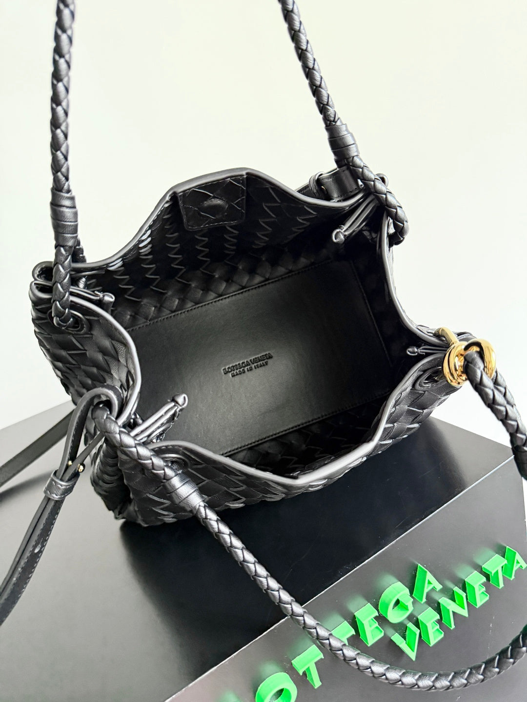 Bottega Veneta 835921 Black Designer Handbag Edition 6 - detail image 9