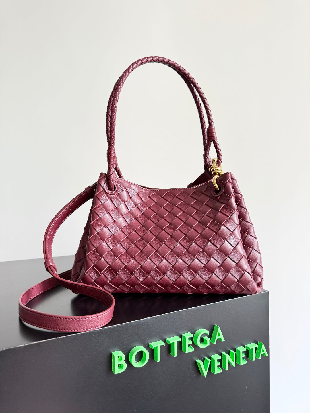 Bottega Veneta 835921 Red Designer Handbag