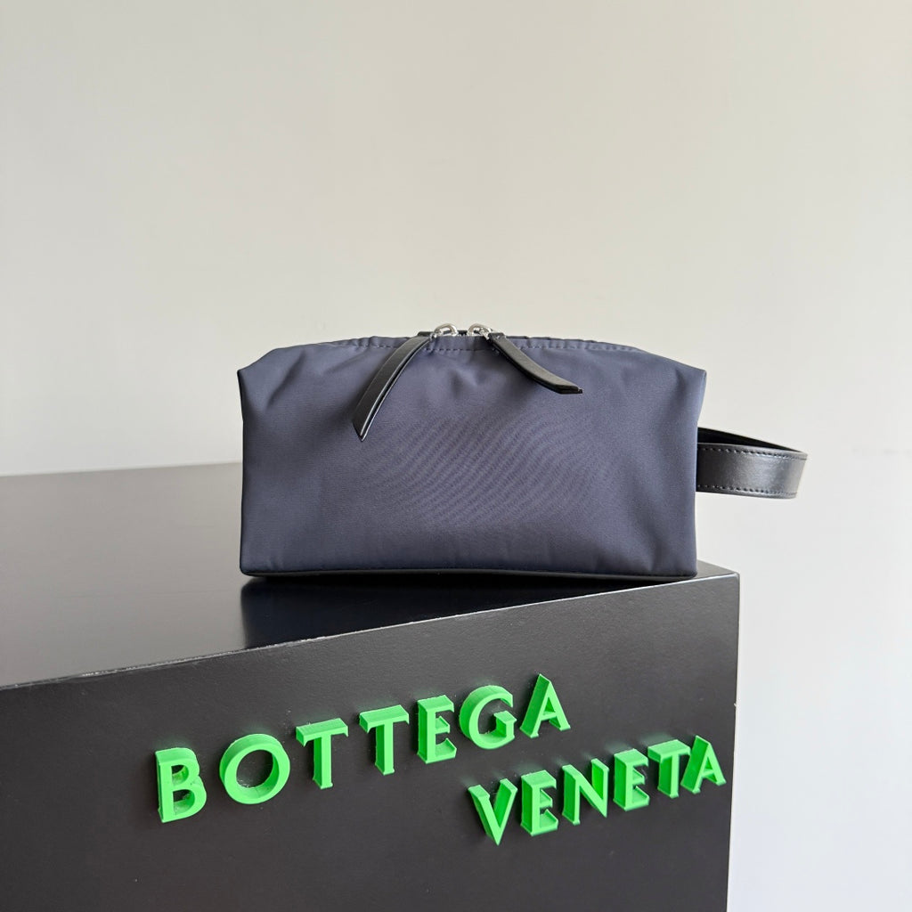 Bottega Veneta 806369 Black Designer Handbag Edition 2