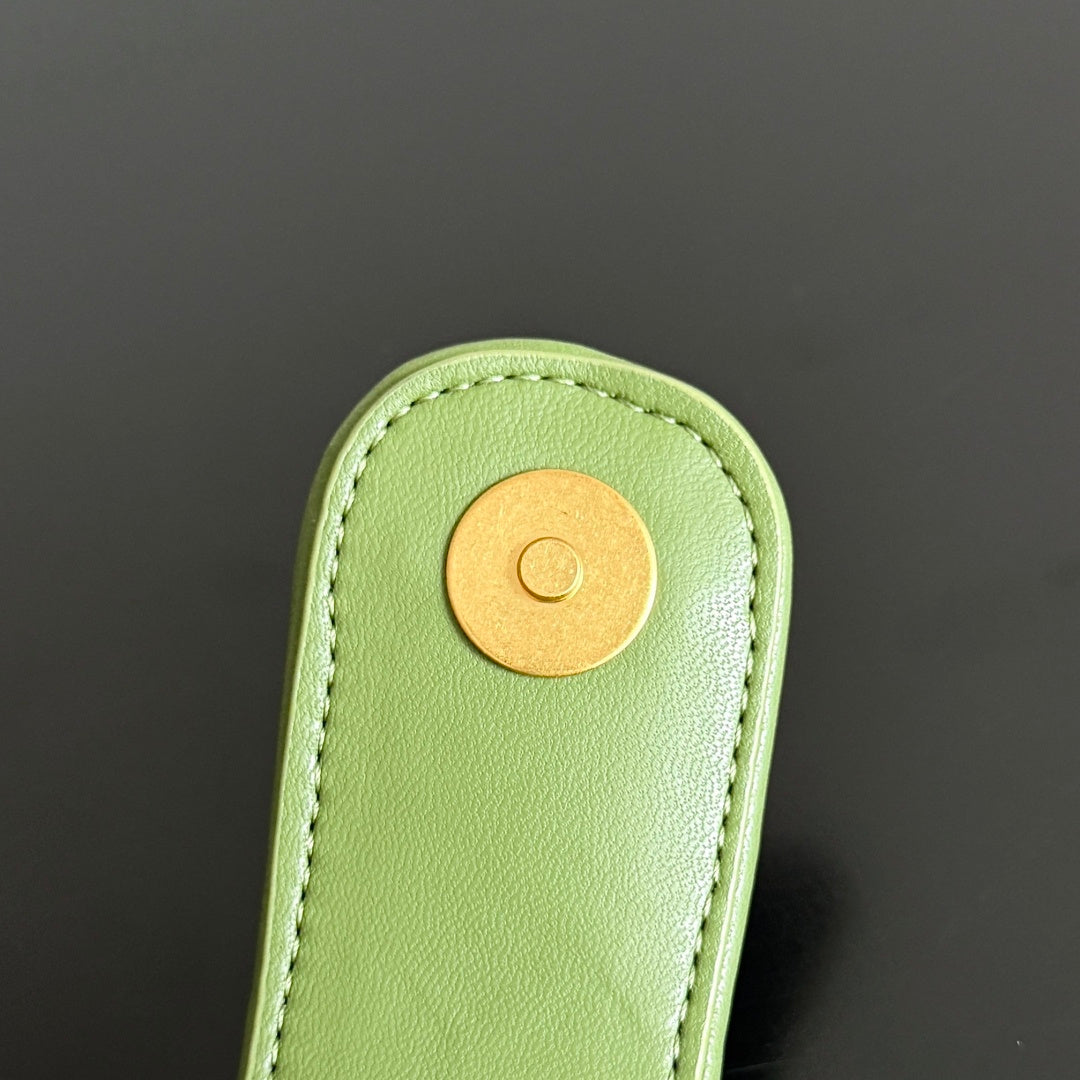 Bottega Veneta 804038 Green Clutch Bag - detail image 6