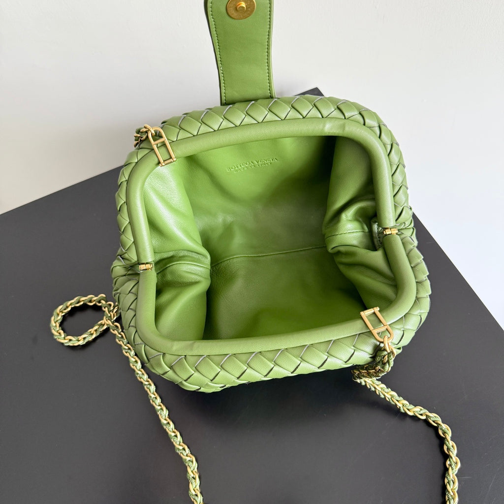 Bottega Veneta 804038 Green Clutch Bag - detail image 9