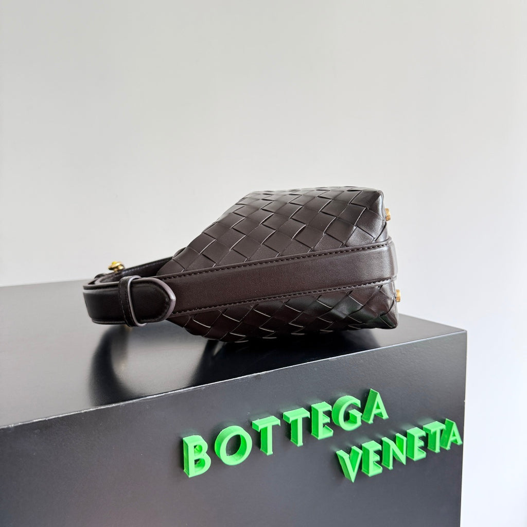 Bottega Veneta 815395 Black Designer Handbag - detail image 2