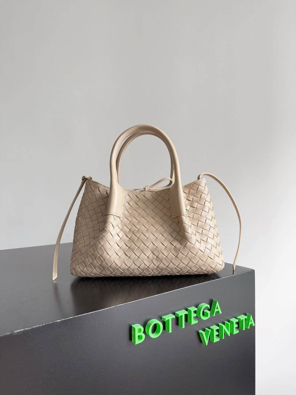 Bottega Veneta 819004 Black Designer Handbag Edition 3