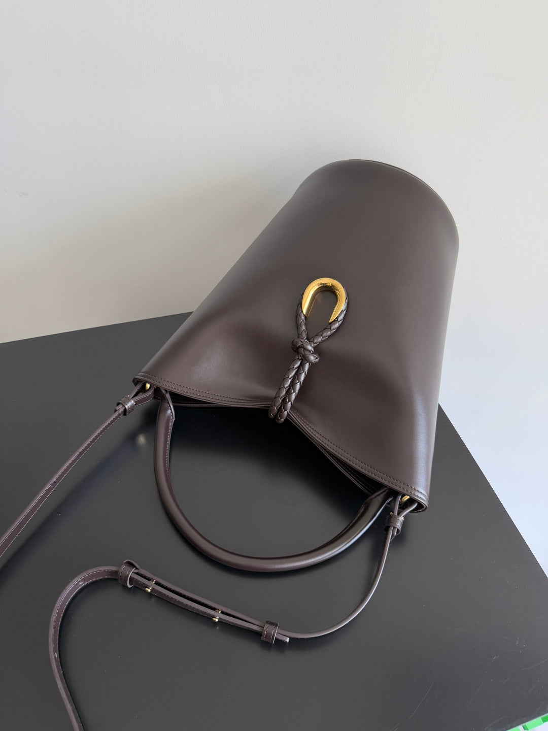Bottega Veneta 806038 Black Bucket Bag Edition 3 - detail image 4