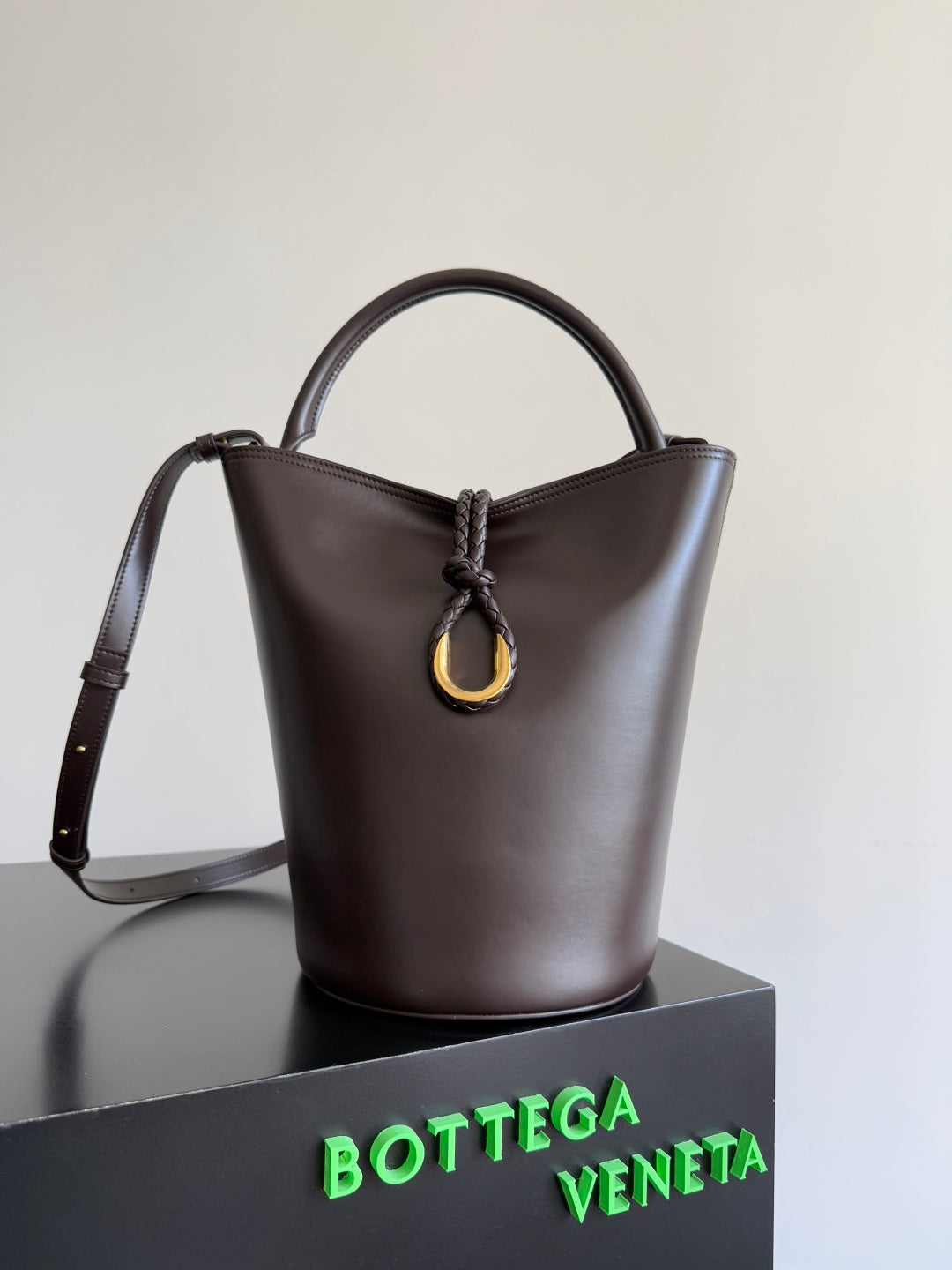 Bottega Veneta 806038 Black Bucket Bag Edition 3
