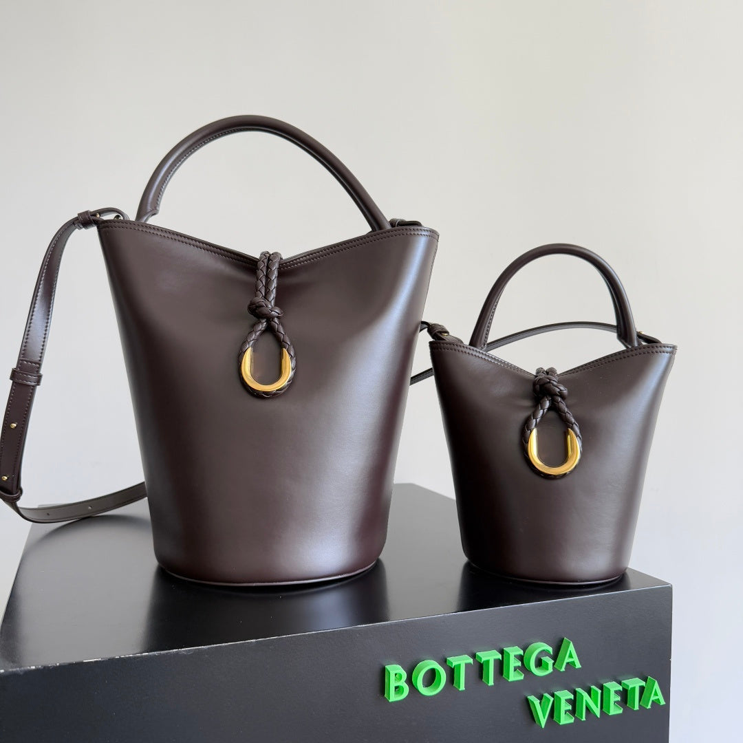 Bottega Veneta Brown Designer Handbag Edition 72