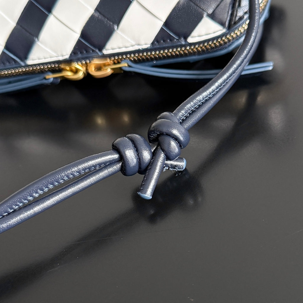 Bottega Veneta 794258 Black Pouch Bag Edition 3 - detail image 6