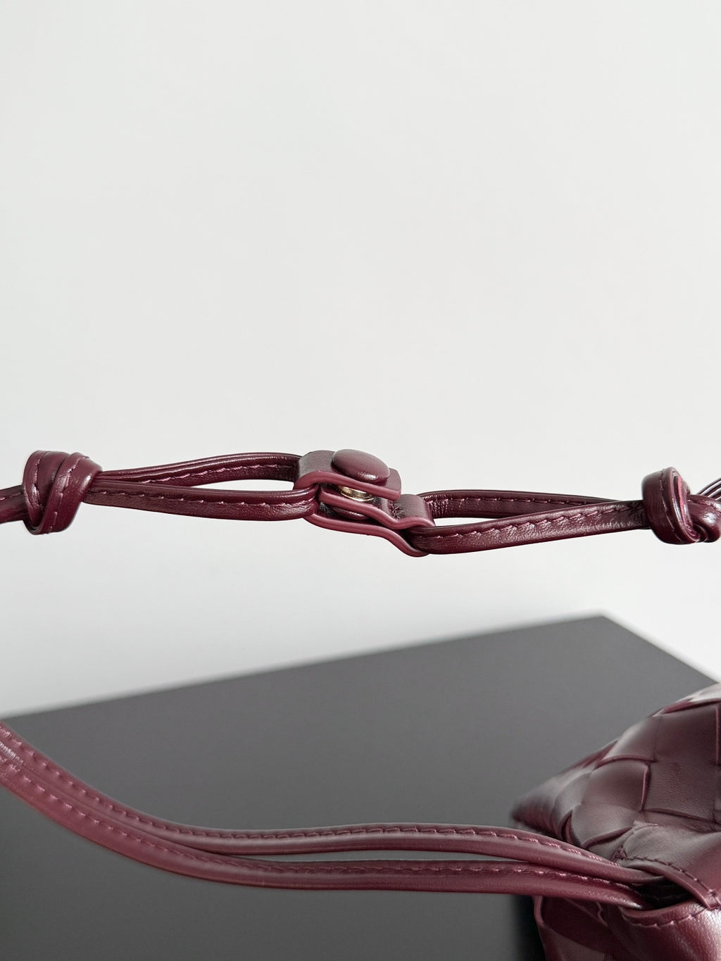 Bottega Veneta 796728 Black & Red Hobo Bag - detail image 4