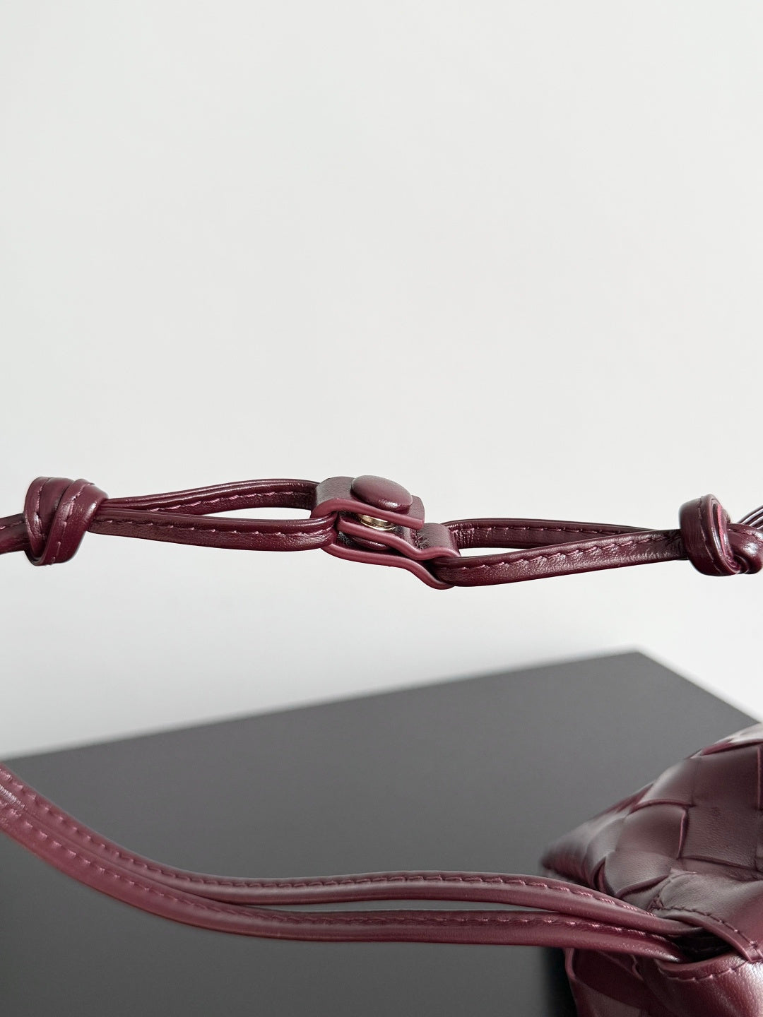 Bottega Veneta 796728 Black & Red Hobo Bag - detail image 4