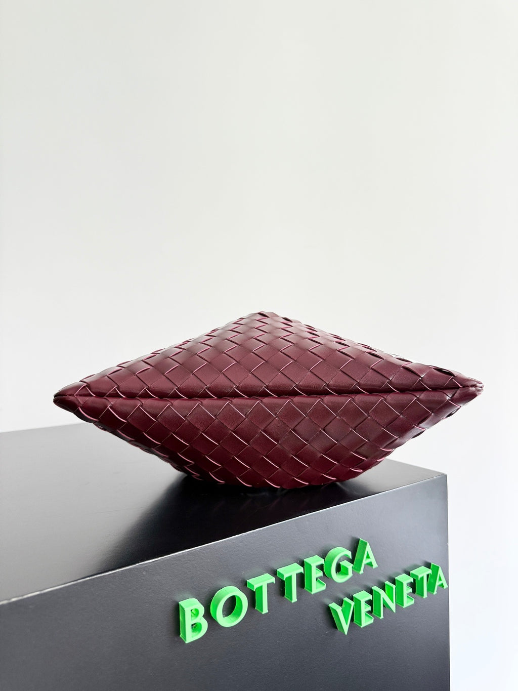 Bottega Veneta 796728 Black & Red Hobo Bag - detail image 3