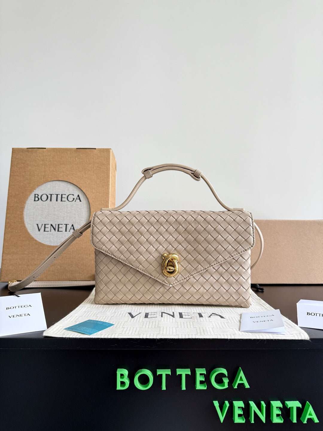 Bottega Veneta Black Designer Handbag Edition 583