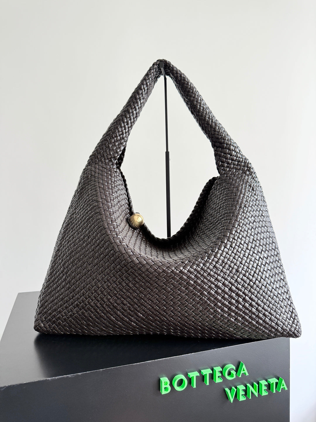 Bottega Veneta 762635 Black Designer Handbag Edition 2