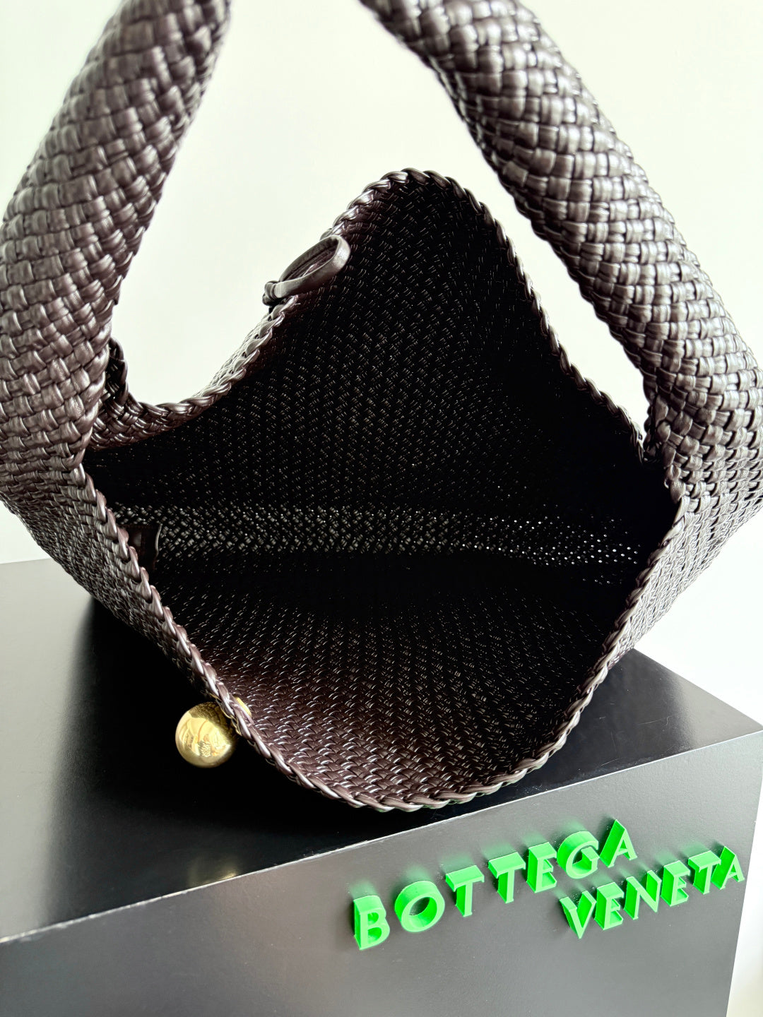 Bottega Veneta 762635 Black Designer Handbag Edition 2 - detail image 9
