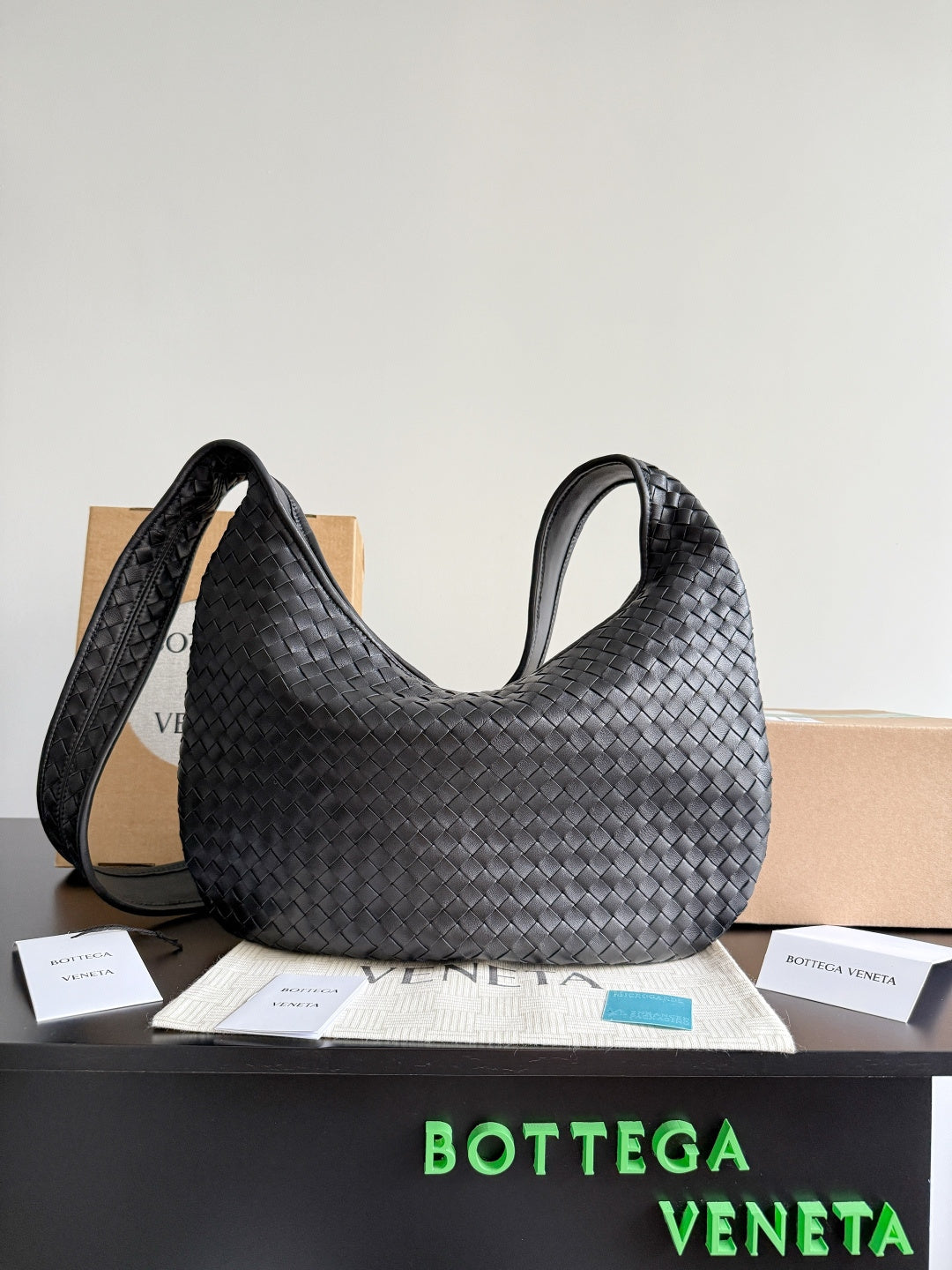 Bottega Veneta Black Designer Handbag Edition 684