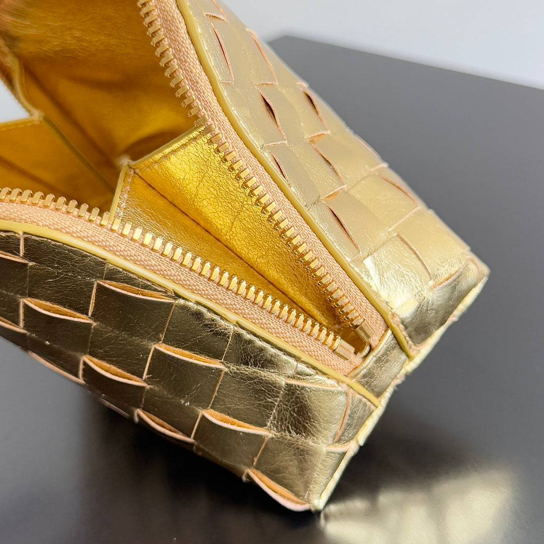 Bottega Veneta 764044 Gold Designer Handbag - detail image 7
