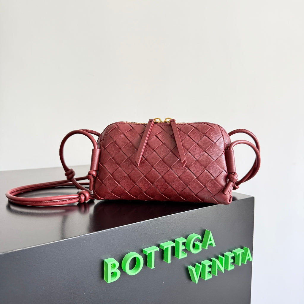 Bottega Veneta 794258 Red Pouch Bag