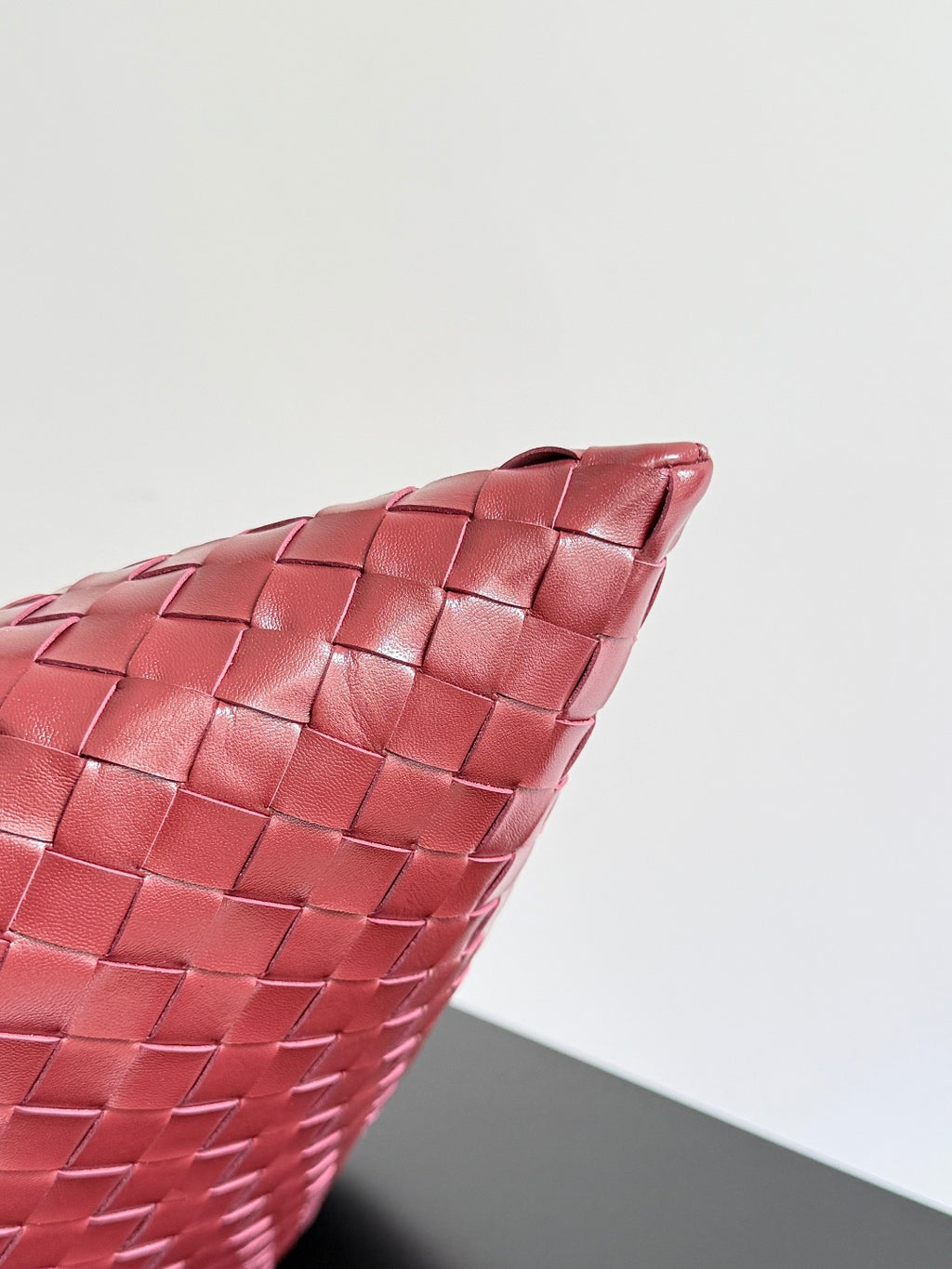 Bottega Veneta 763970 Red Designer Handbag Edition 2 - detail image 4