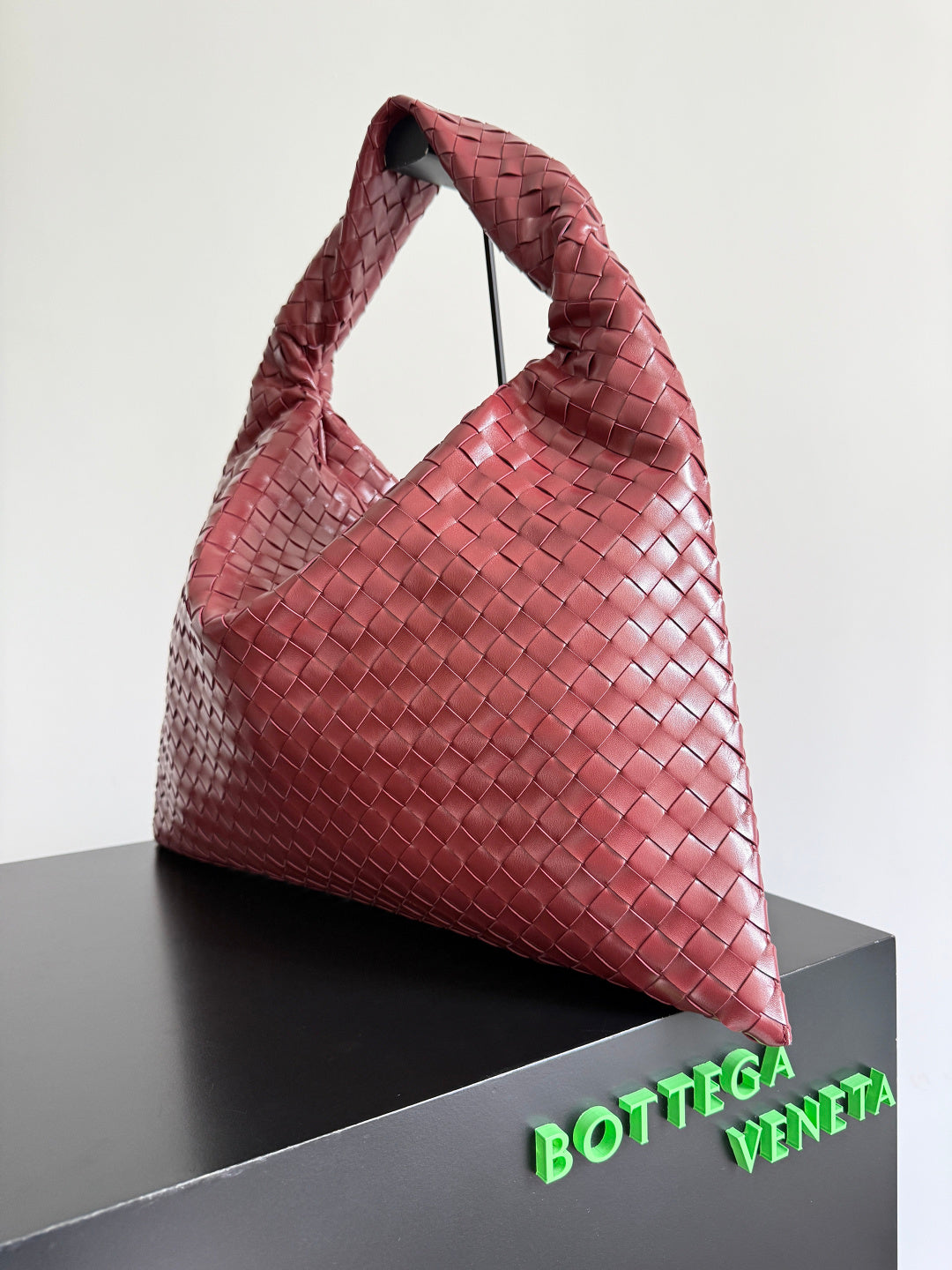 Bottega Veneta 763970 Red Designer Handbag Edition 2 - detail image 2