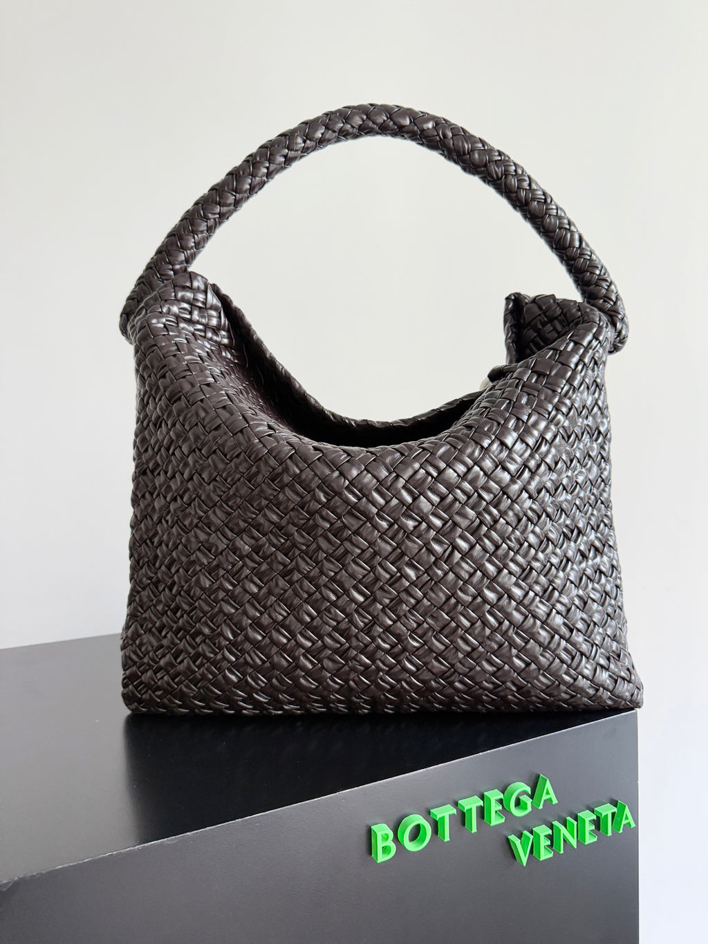 Bottega Veneta 765373 Black Designer Handbag Edition 2 - detail image 3