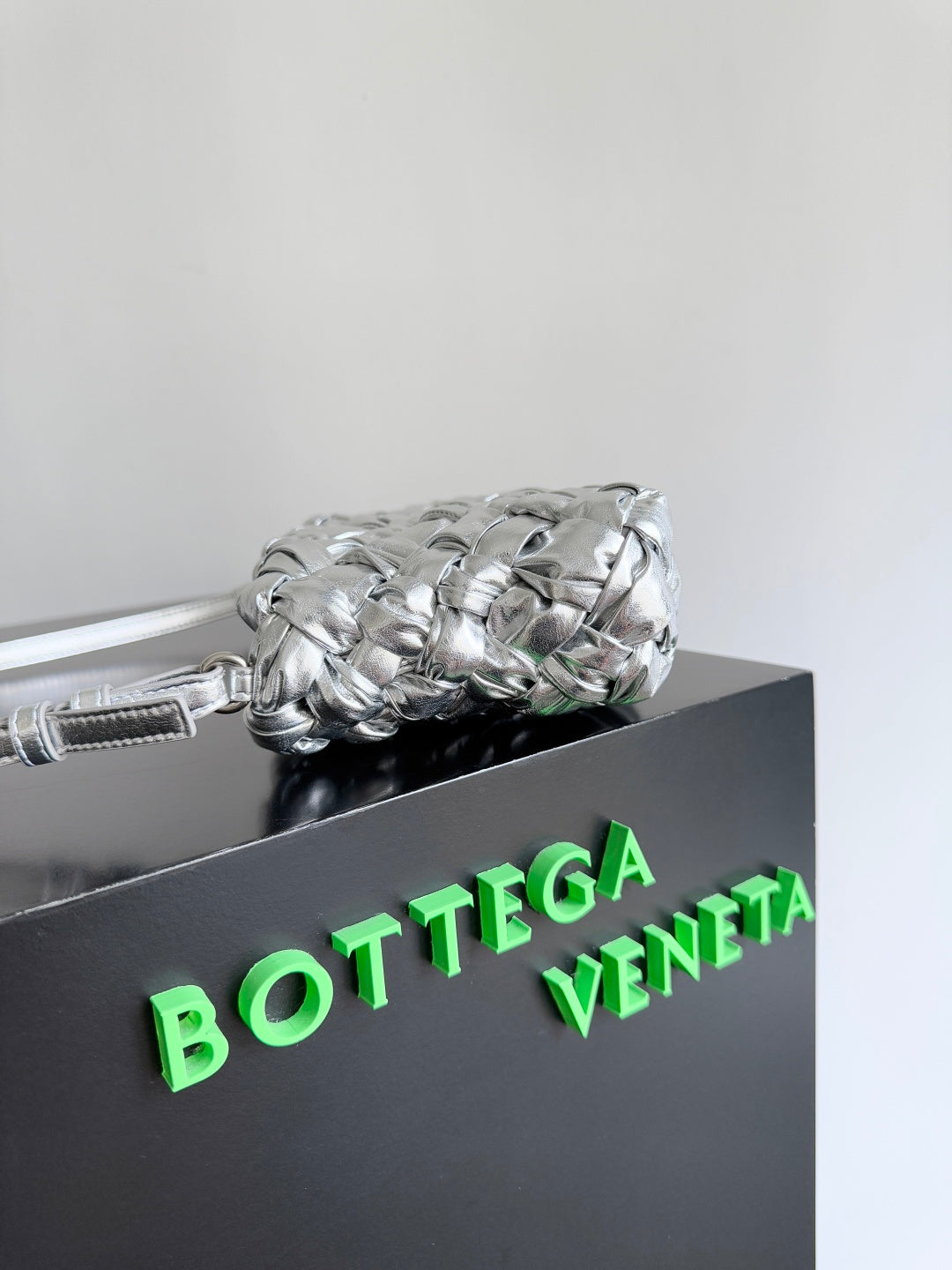 Bottega Veneta 785780 Silver Designer Handbag - detail image 2