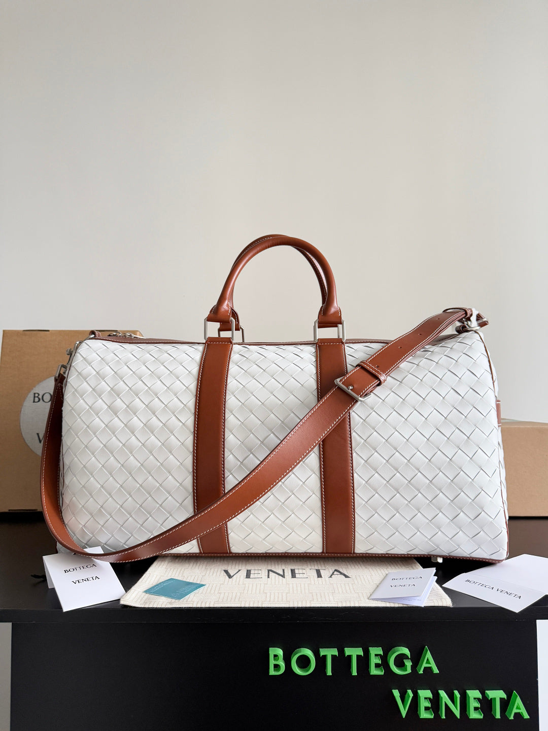 Bottega Veneta Black Designer Handbag Edition 384