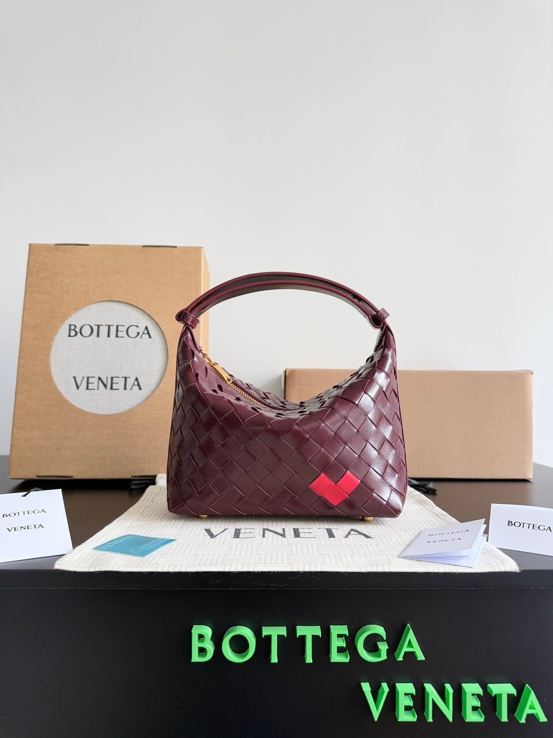 Bottega Veneta Red Designer Handbag Edition 5
